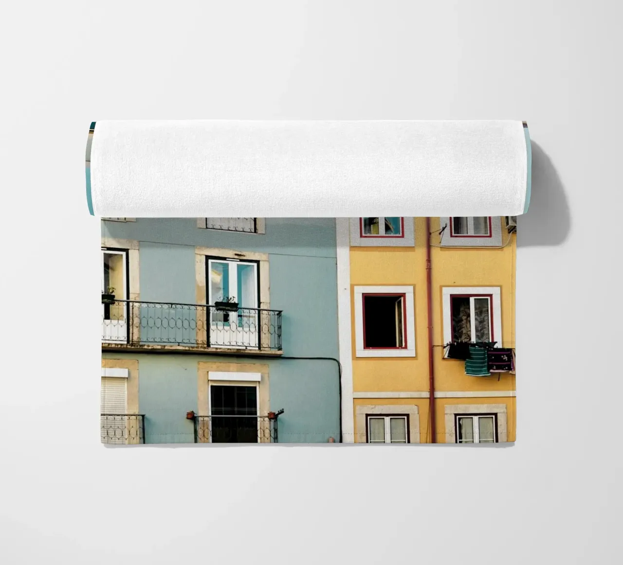 Appartamenti a Lisbona telo mare da KISSA STUDIO