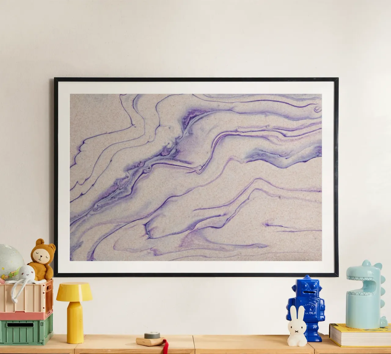 Lila Marmorstrudel - Abstraktes Fluid Kunstdruck Poster mit Aluminium Rahmen von NorwesClub