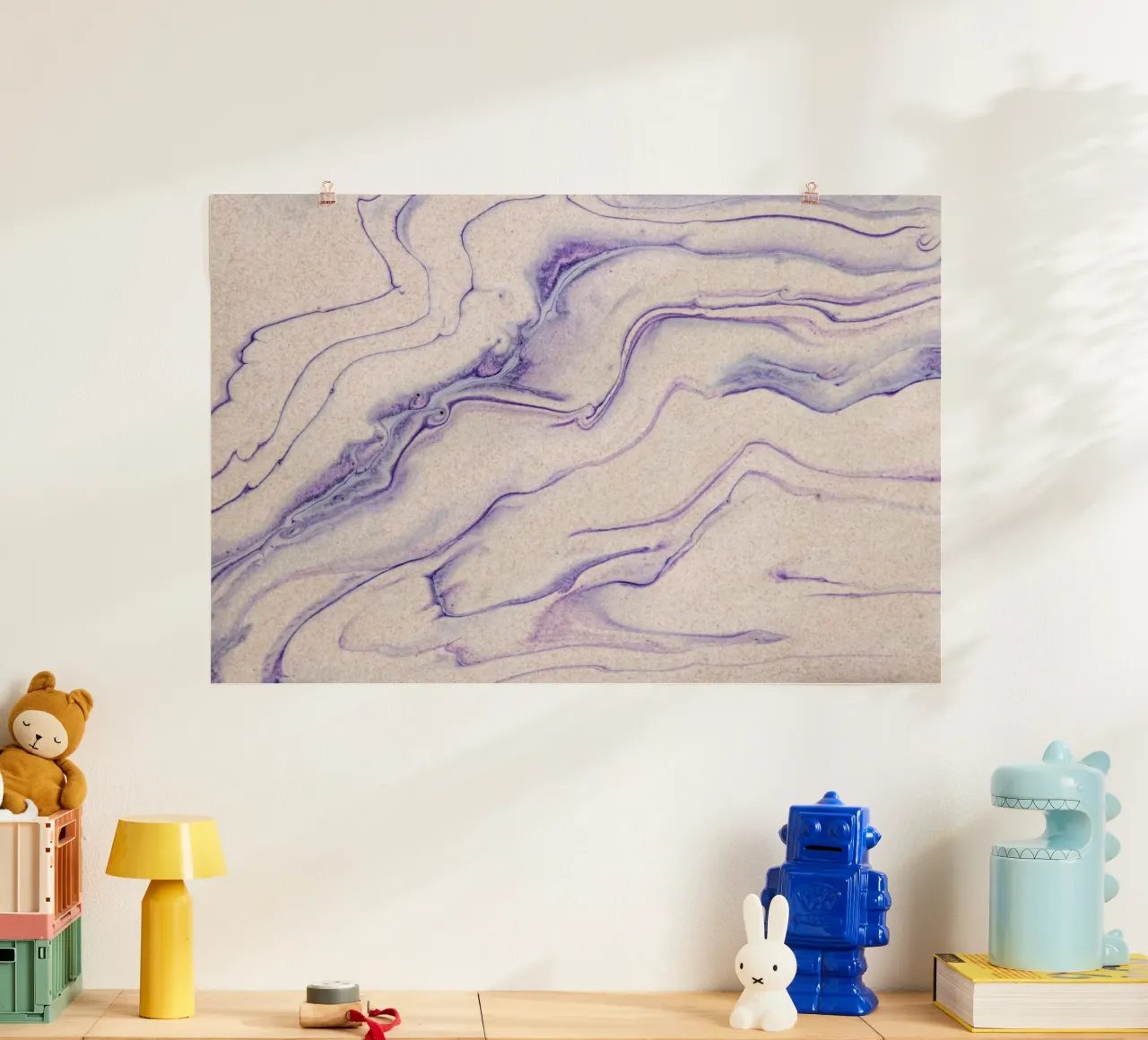 Lila Marmorstrudel - Abstraktes Fluid Kunstdruck Poster mit Aluminium Rahmen von NorwesClub