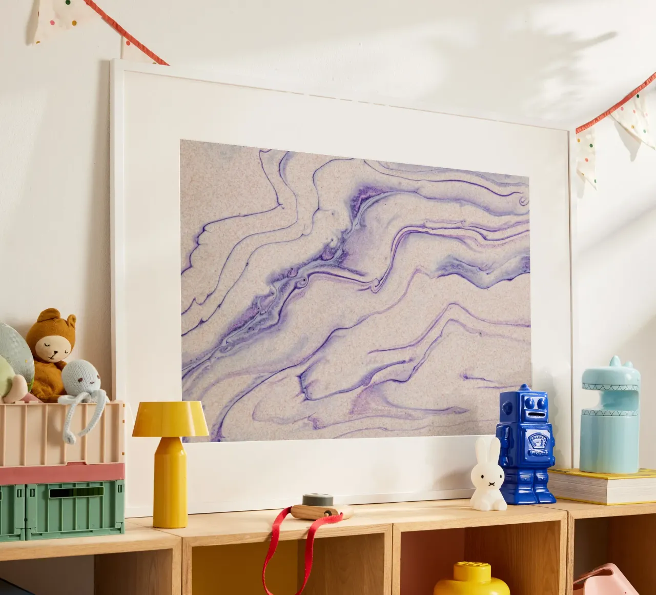 Lila Marmorstrudel - Abstraktes Fluid Kunstdruck Poster mit Aluminium Rahmen von NorwesClub