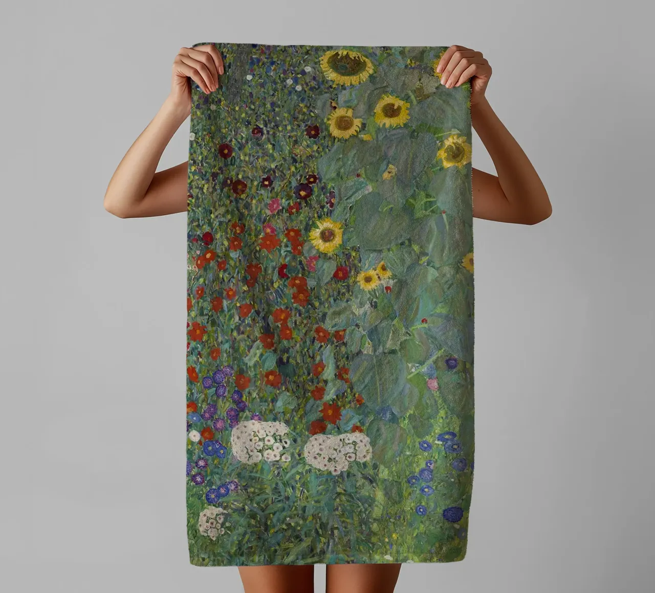 Il giardino fiorito di Gustav Klimt - Masterpiec floreale in stile Art Nouveau asciugamano da bagno da NorwesClub