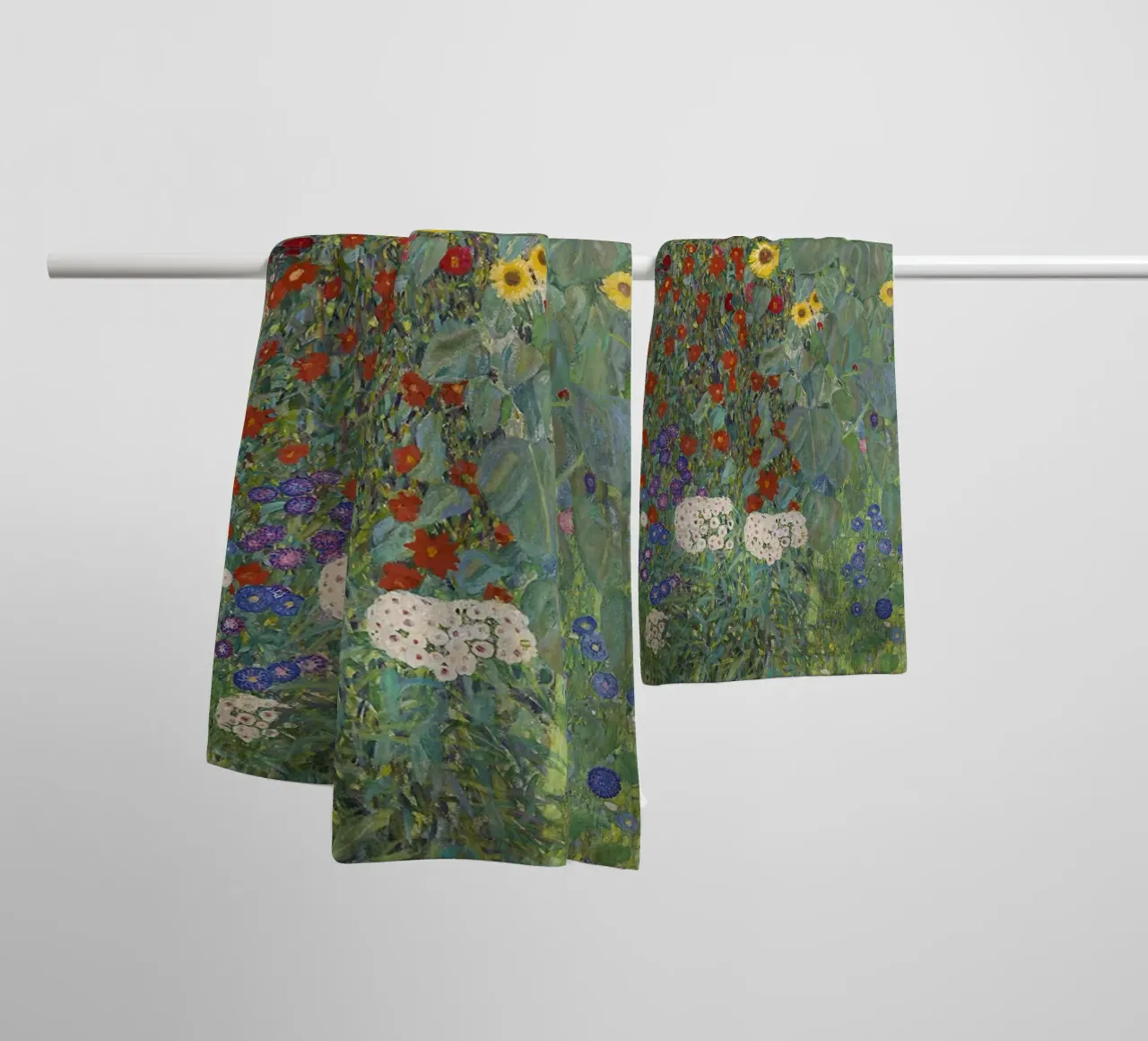 Il giardino fiorito di Gustav Klimt - Masterpiec floreale in stile Art Nouveau asciugamano da bagno da NorwesClub