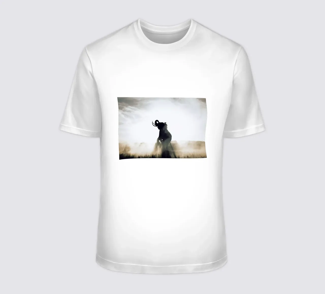 The Last Call t-shirt da EyeEm Mobile GmbH