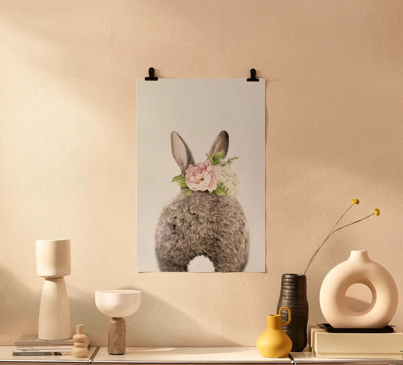 Floral Bunny Tail poster con telaio in legno da Lila x Lola