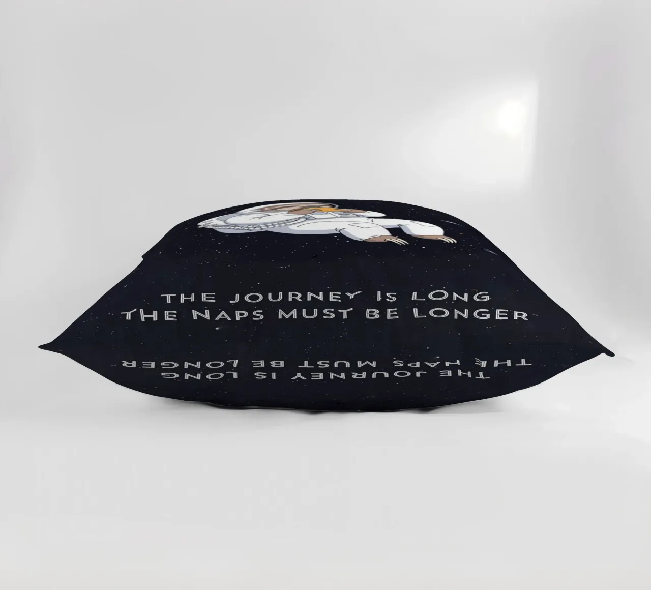 ASTRO SLOTH: Maybe It's Not Procrastination, It's My Orbit. cuscino da ZEN VACATION