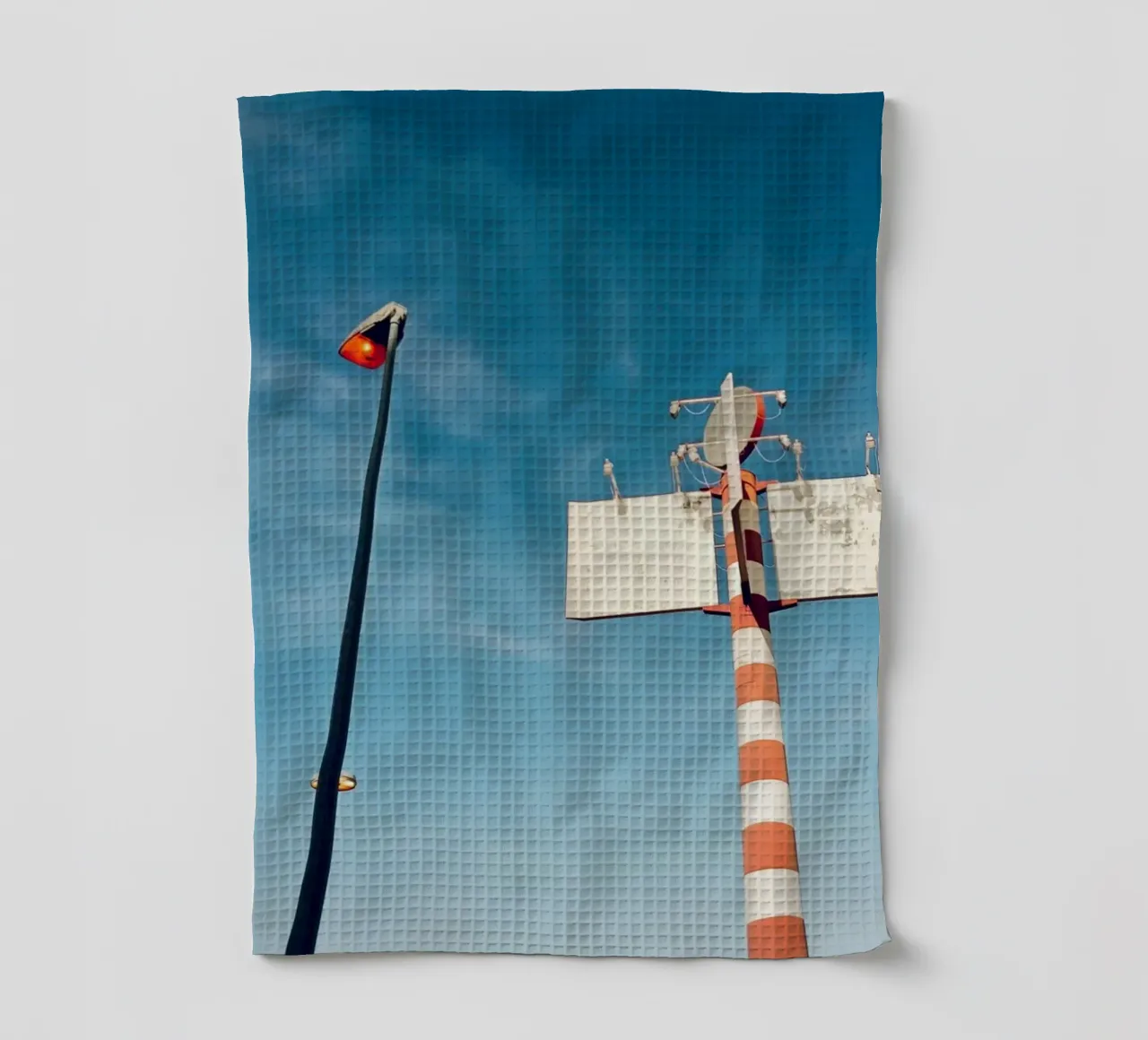 Lumières sous le ciel bleu torchon de KISSA STUDIO