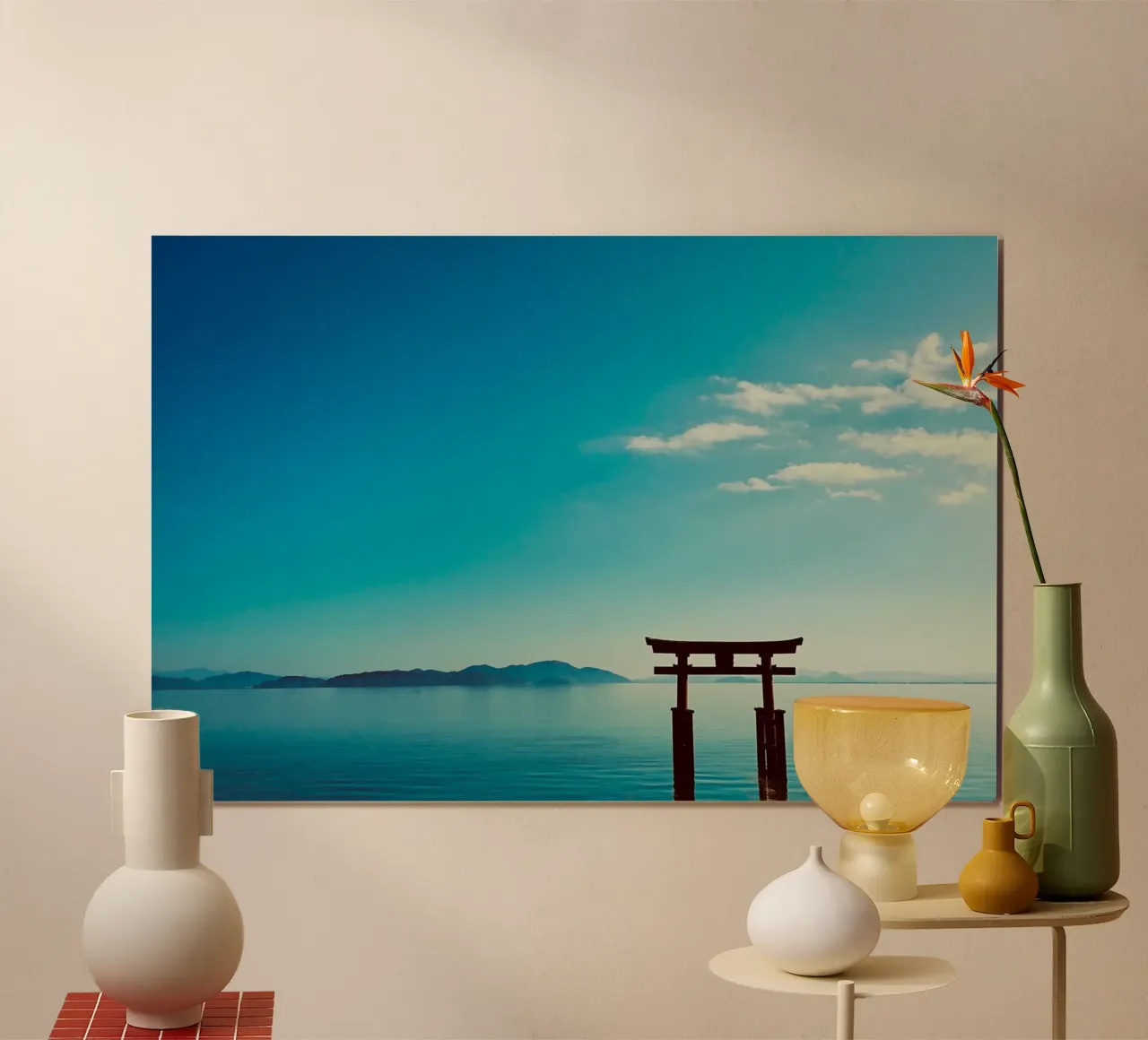 Santuario sull'oceano poster con telaio in alluminio da KISSA STUDIO