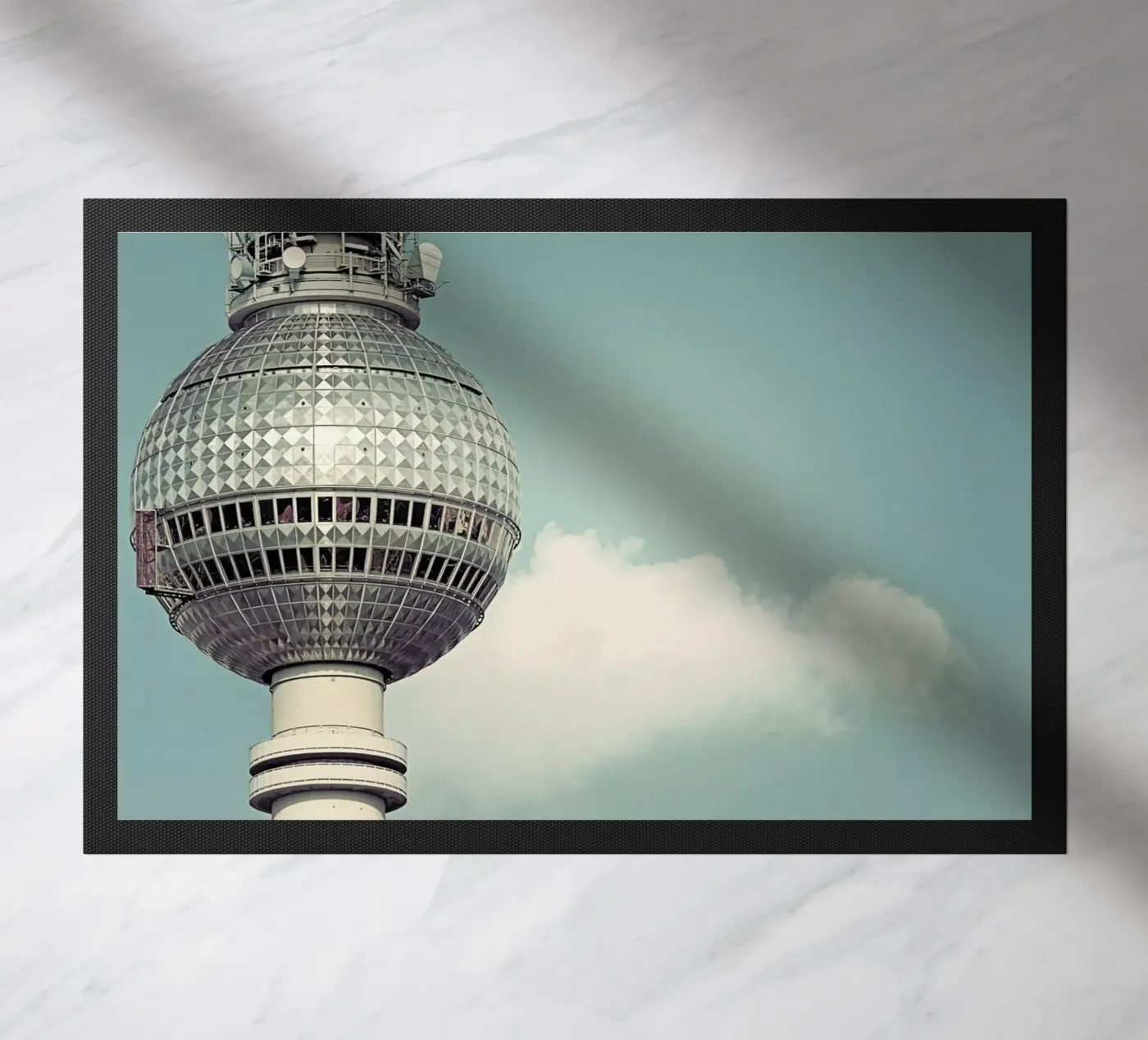 Fernsehturm deurmat van Michael Belhadi