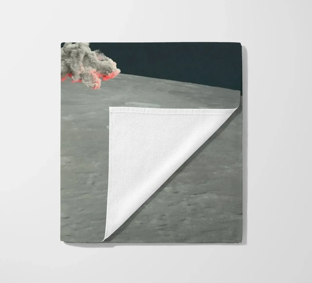 We Have a Problem telo mare da Cassia Beck Collage