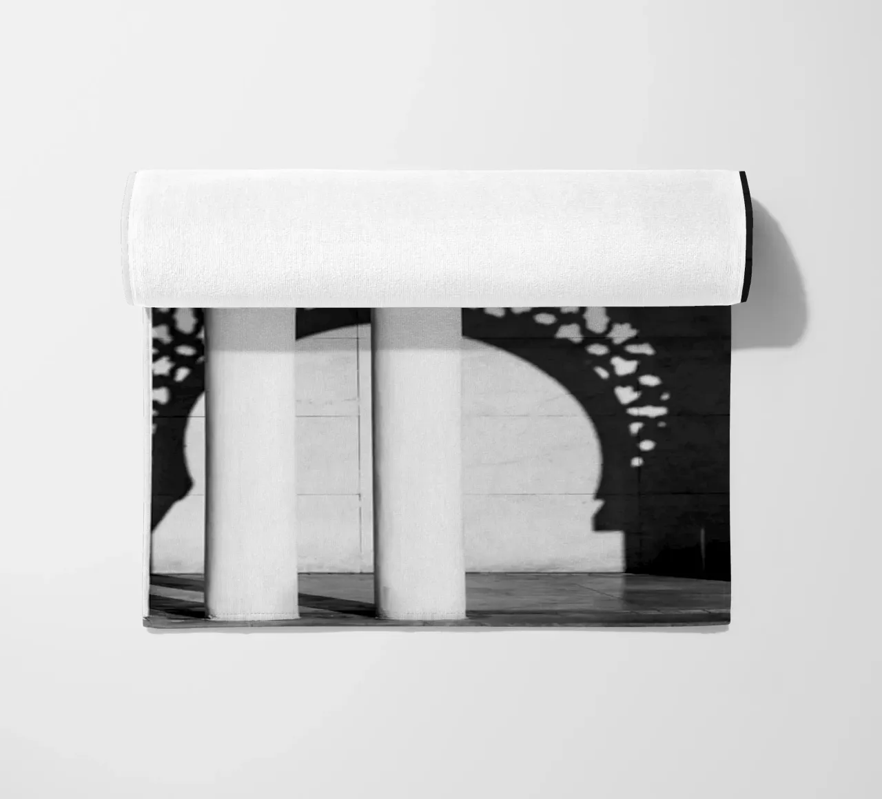 Moroccan architecture in black and white telo mare da photolovers