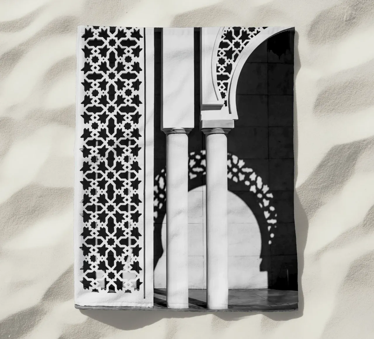 Moroccan architecture in black and white telo mare da photolovers