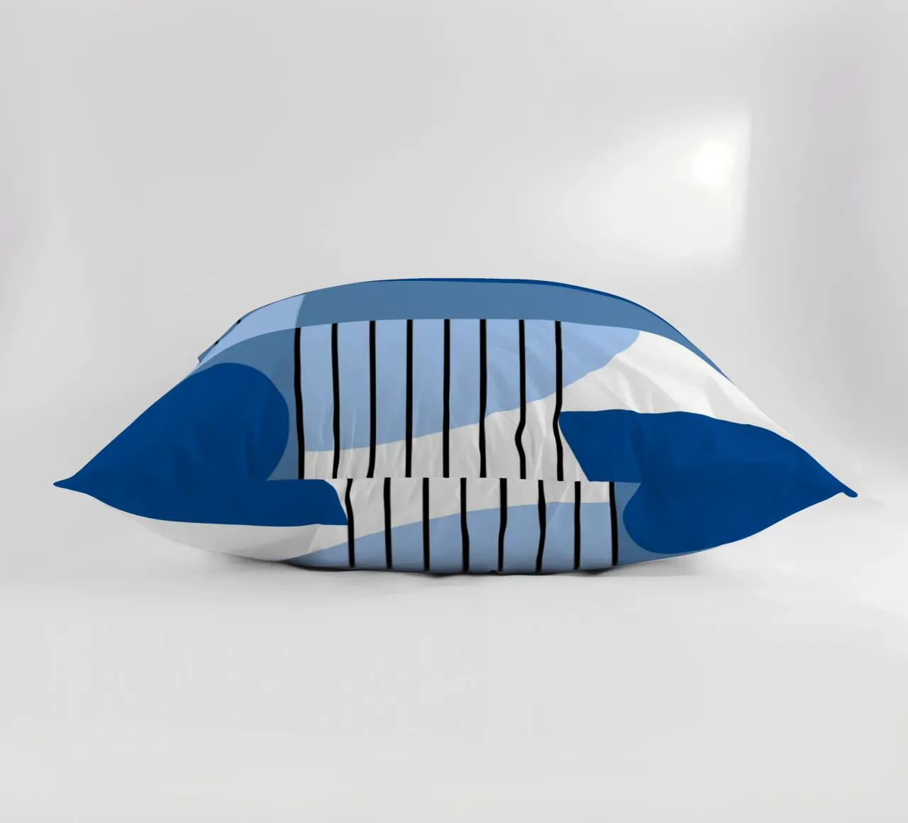 Geometria in blu - composizione verticale in stile Bauhaus cuscino da Casa Calm