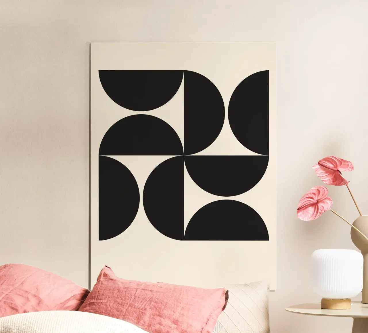 Bauhaus Schwarz – Geometrisches Minimal Poster Modern Poster mit Kunststoffrahmen von Casa Calm