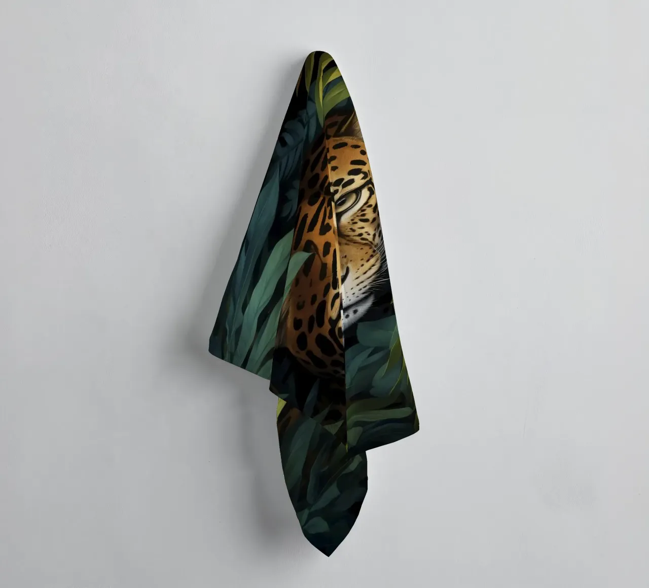 Ghepardo tropicale da fissare nella giungla asciugamano da bagno da Andrea Haase Modern Home