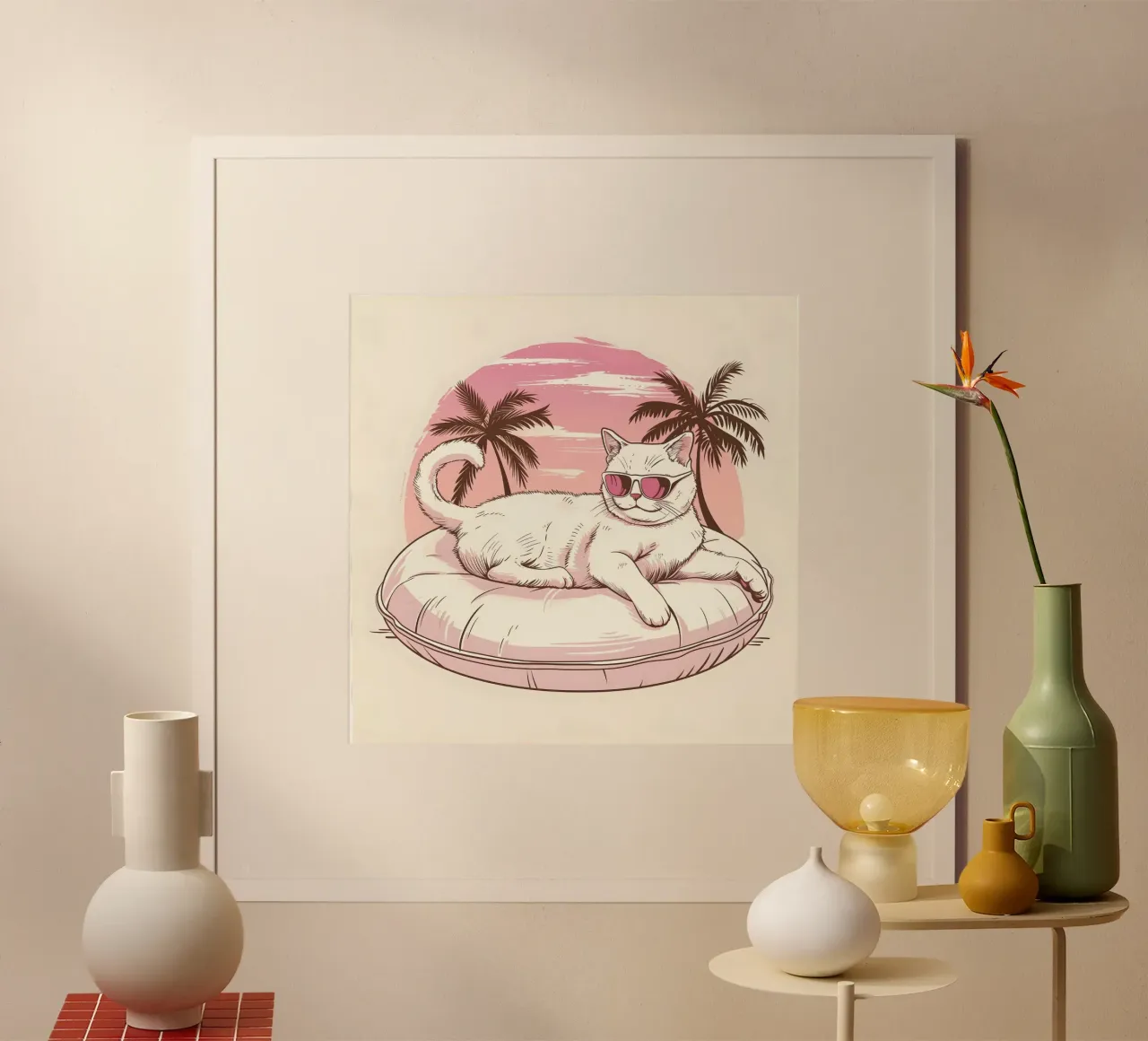 Katze im Schwimmreifen am Pool poster con telaio in legno da WILD ART
