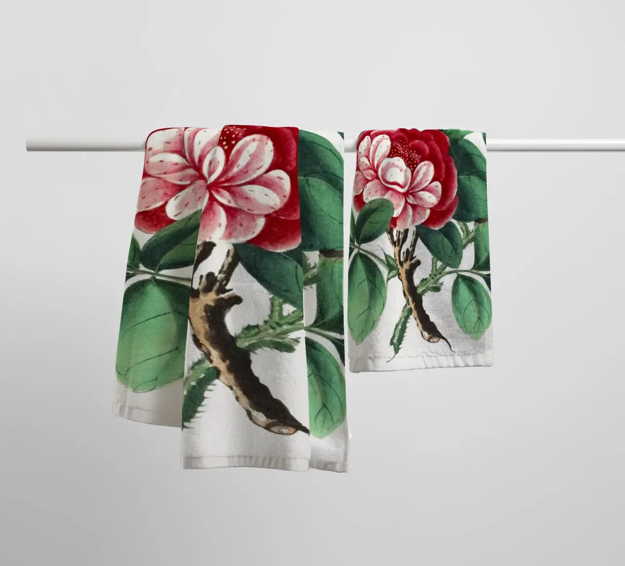 Pittura cinese del XIX secolo con fiori e farfalle asciugamano da bagno da Venus Art