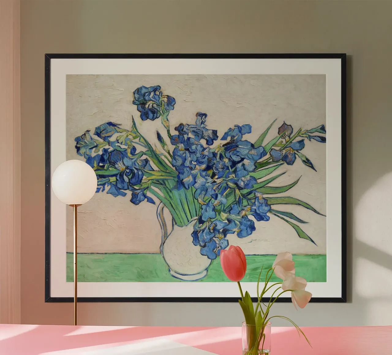 Gli iris di Vincent van Gogh (1890) poster con telaio in plastica da Jolie Prints