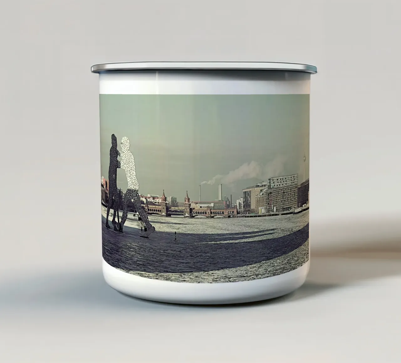 Molecule Men tazza in smalto da Michael Belhadi
