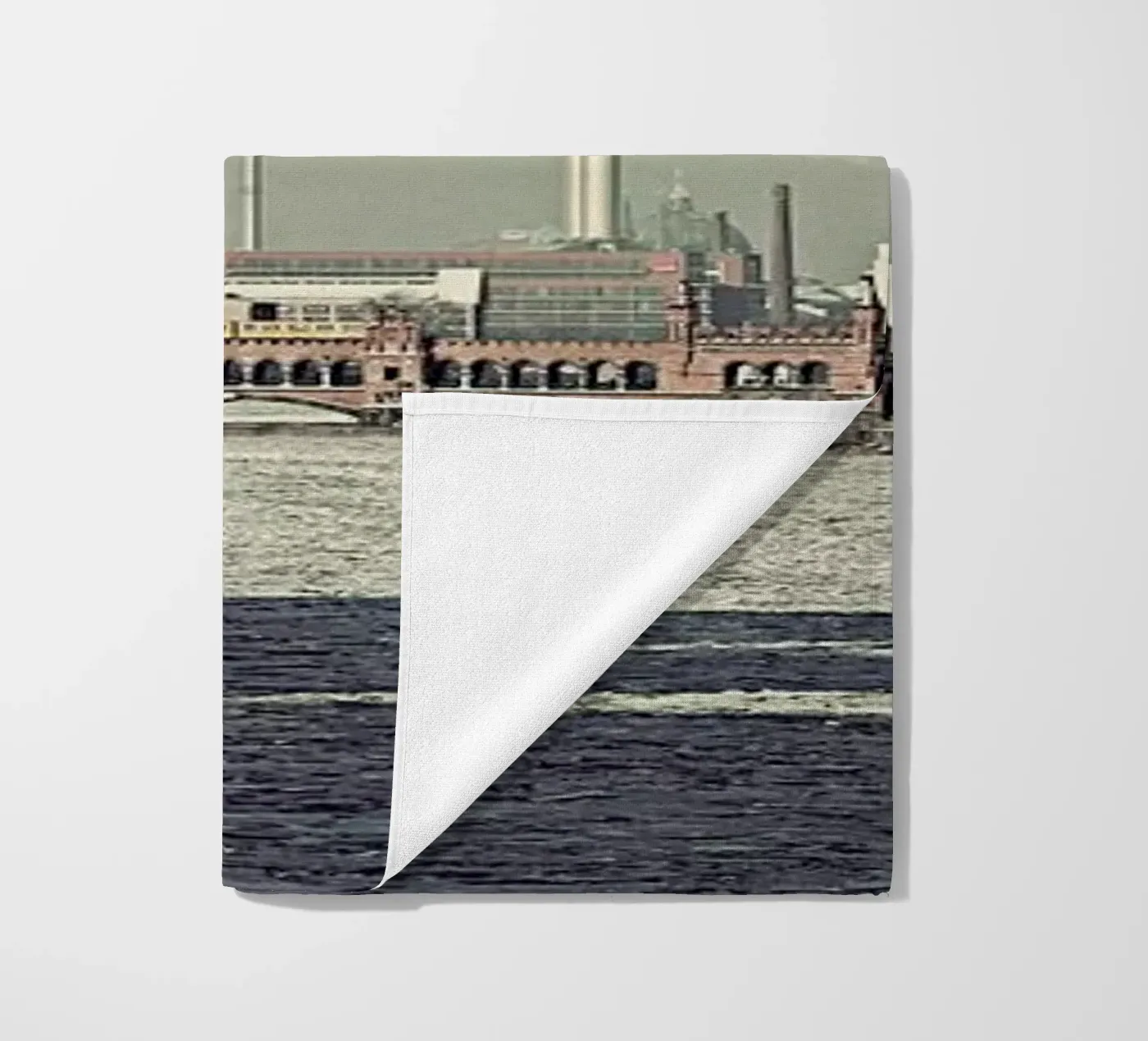 Molecule Men telo mare da Michael Belhadi