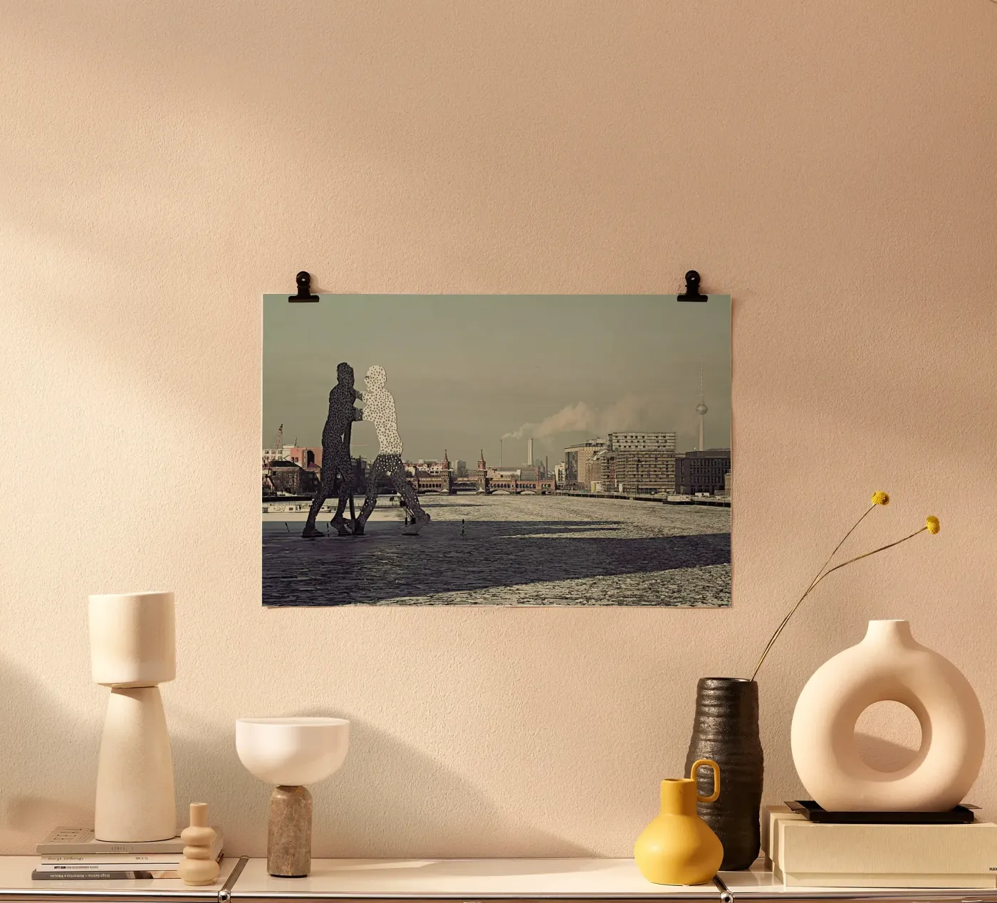 Molecule Men poster da Michael Belhadi