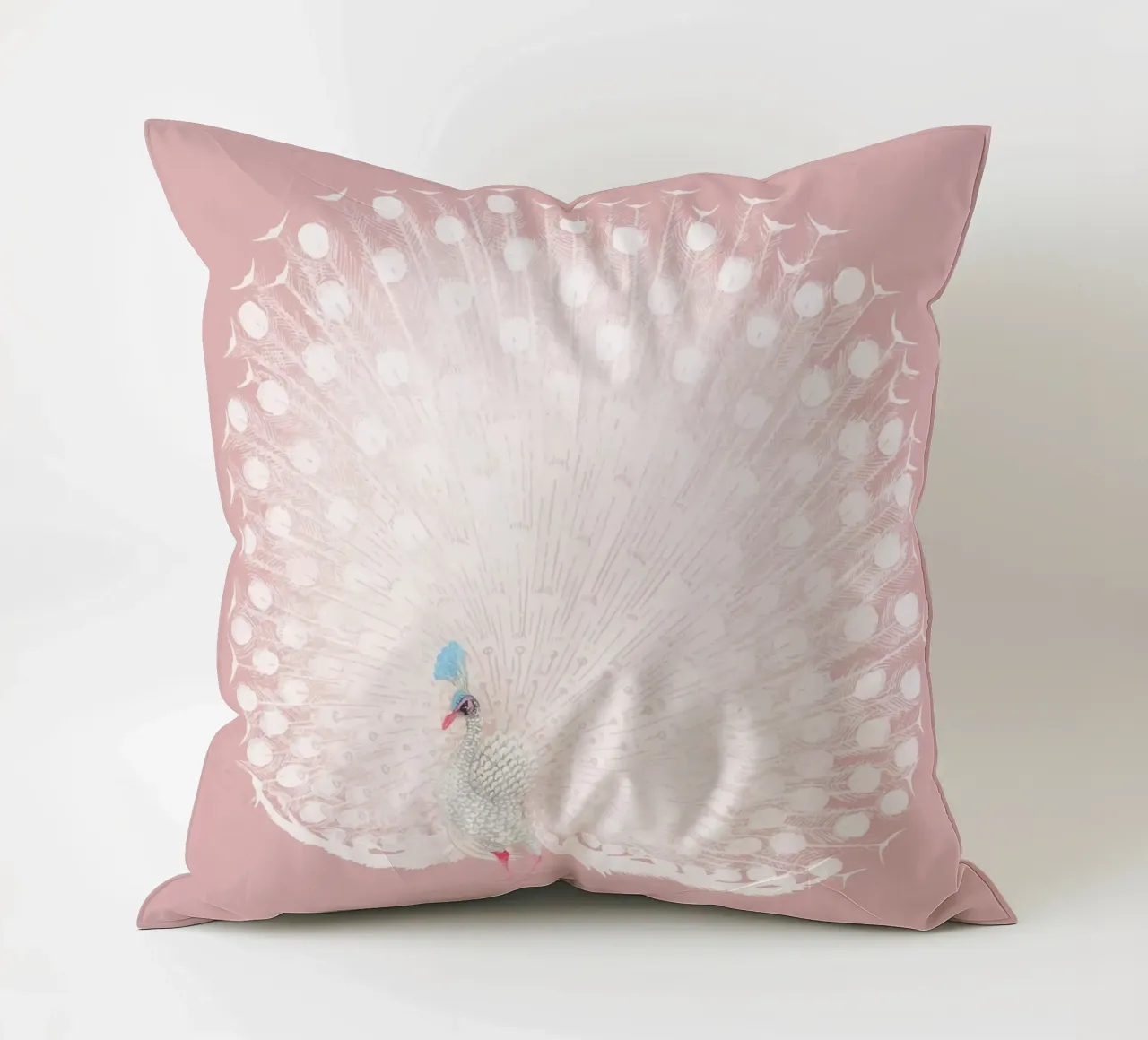 Weißer Pfau Display - Ätherische Pastellrosa Kunstdruck Kissen von NorwesClub