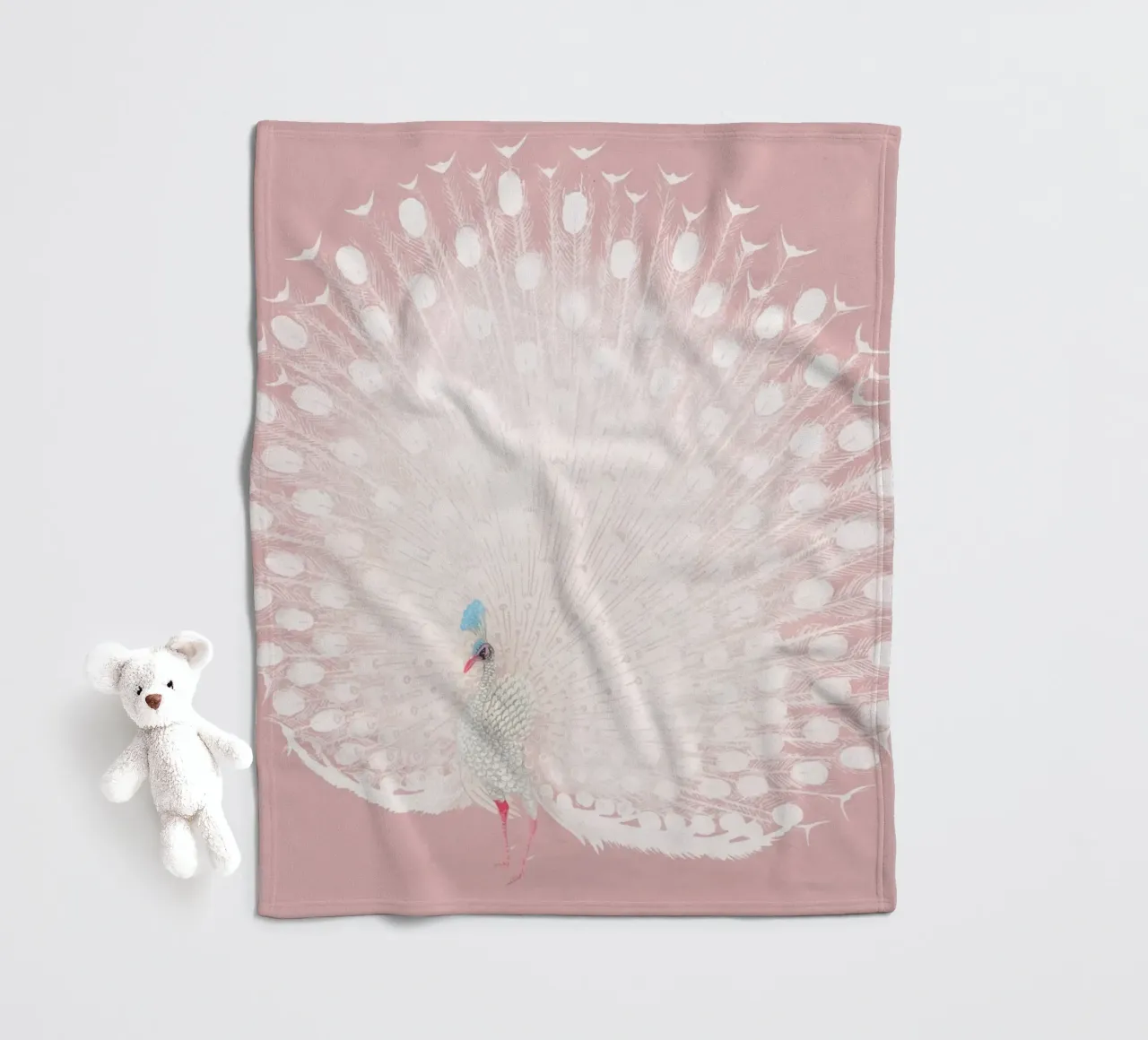 Weißer Pfau Display - Ätherische Pastellrosa Kunstdruck Fleecedecke von NorwesClub