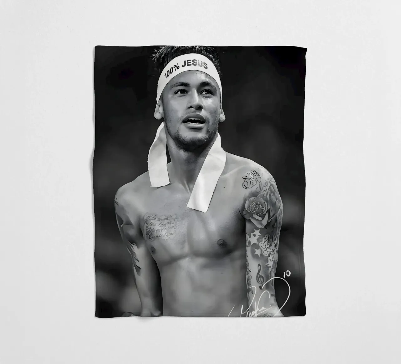 Neymar Jr coperta in pile da mitom