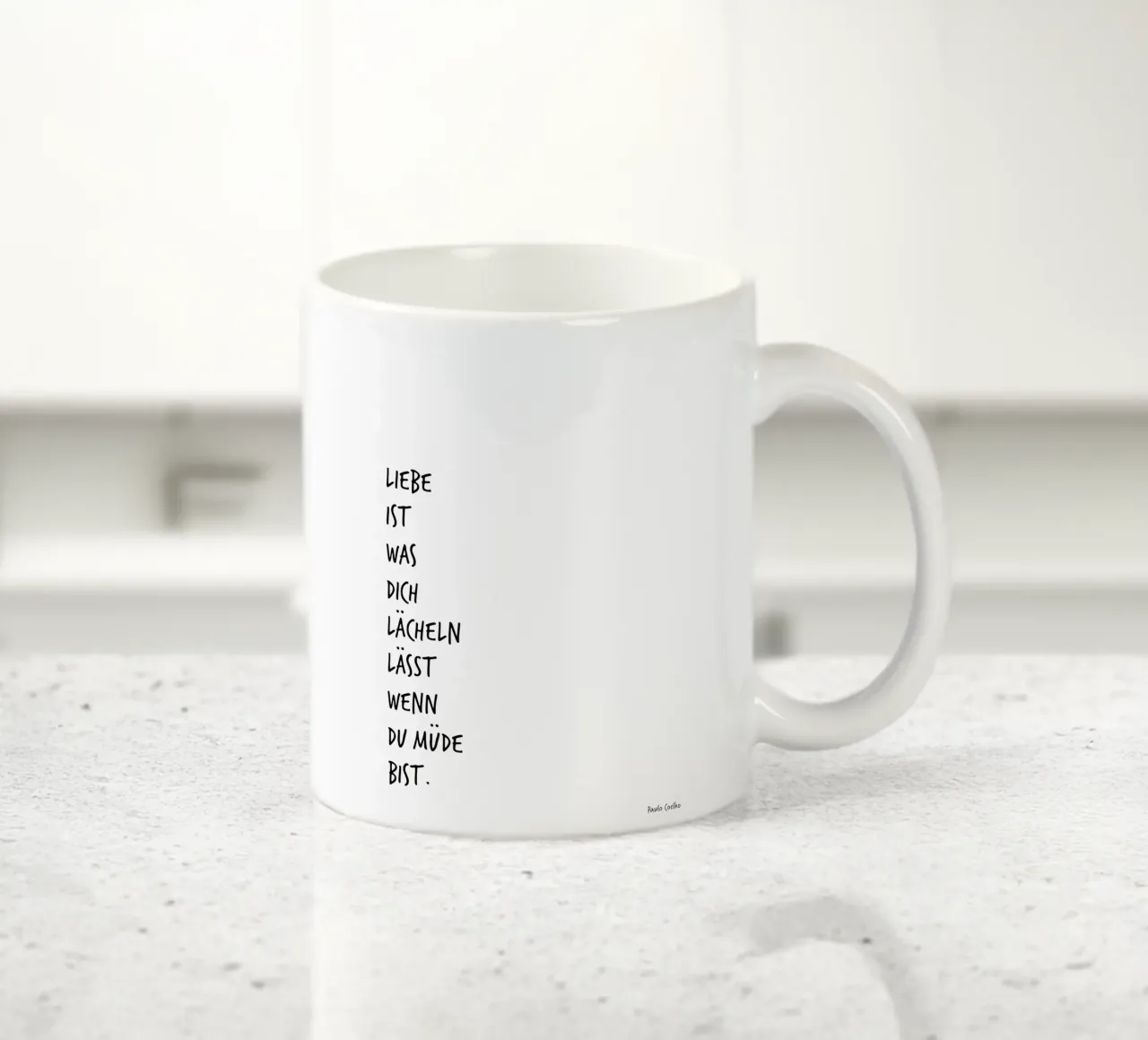 Liebe ist was dich lächeln lässt, wenn du müde bist. tazza in ceramica da FRICKE DESIGN