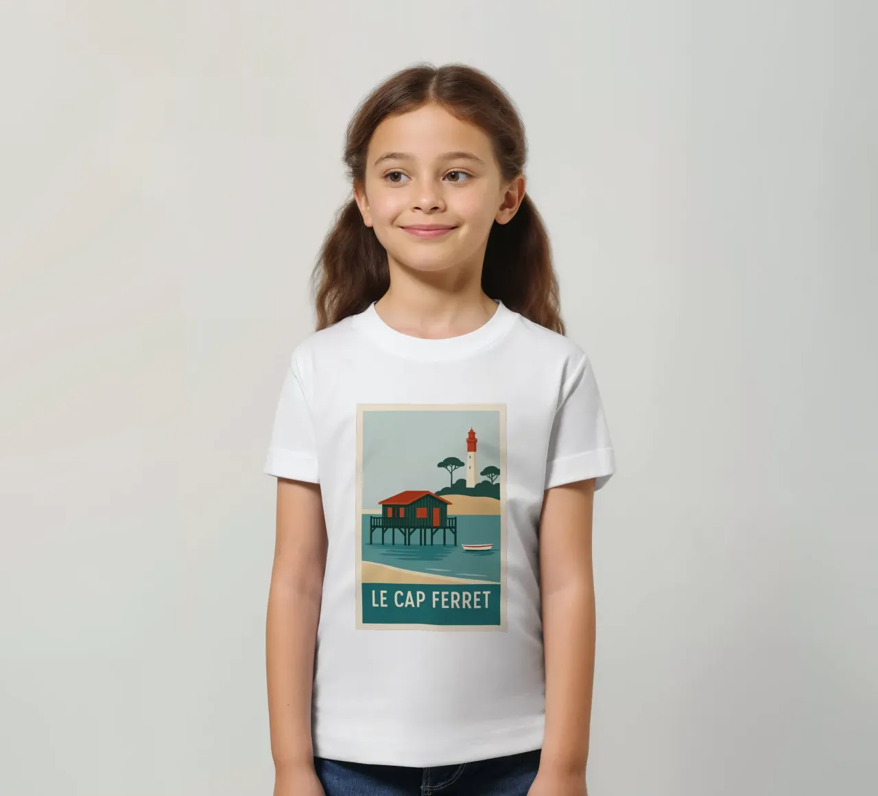 Cap Ferret - paalwoning en iconische vuurtoren kinder t-shirt van JETLAG | affiches voyage