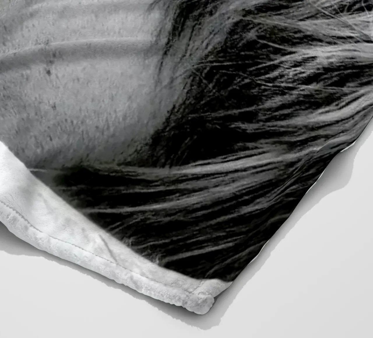 Serenity fleece blanket by Lila & Lola