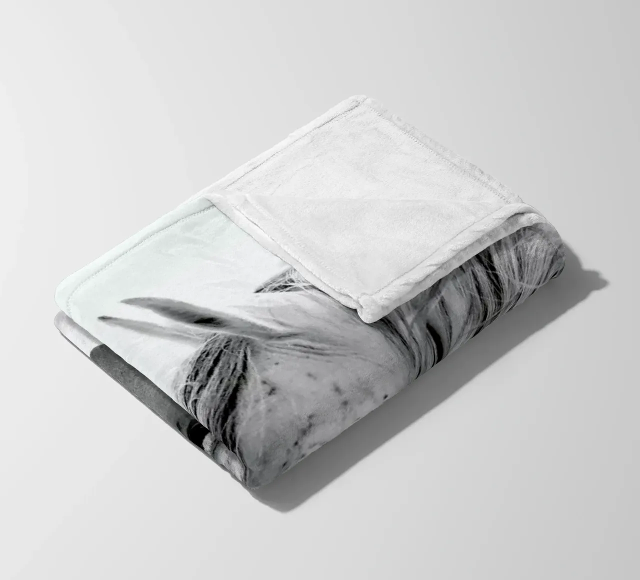 Serenity fleece blanket by Lila & Lola
