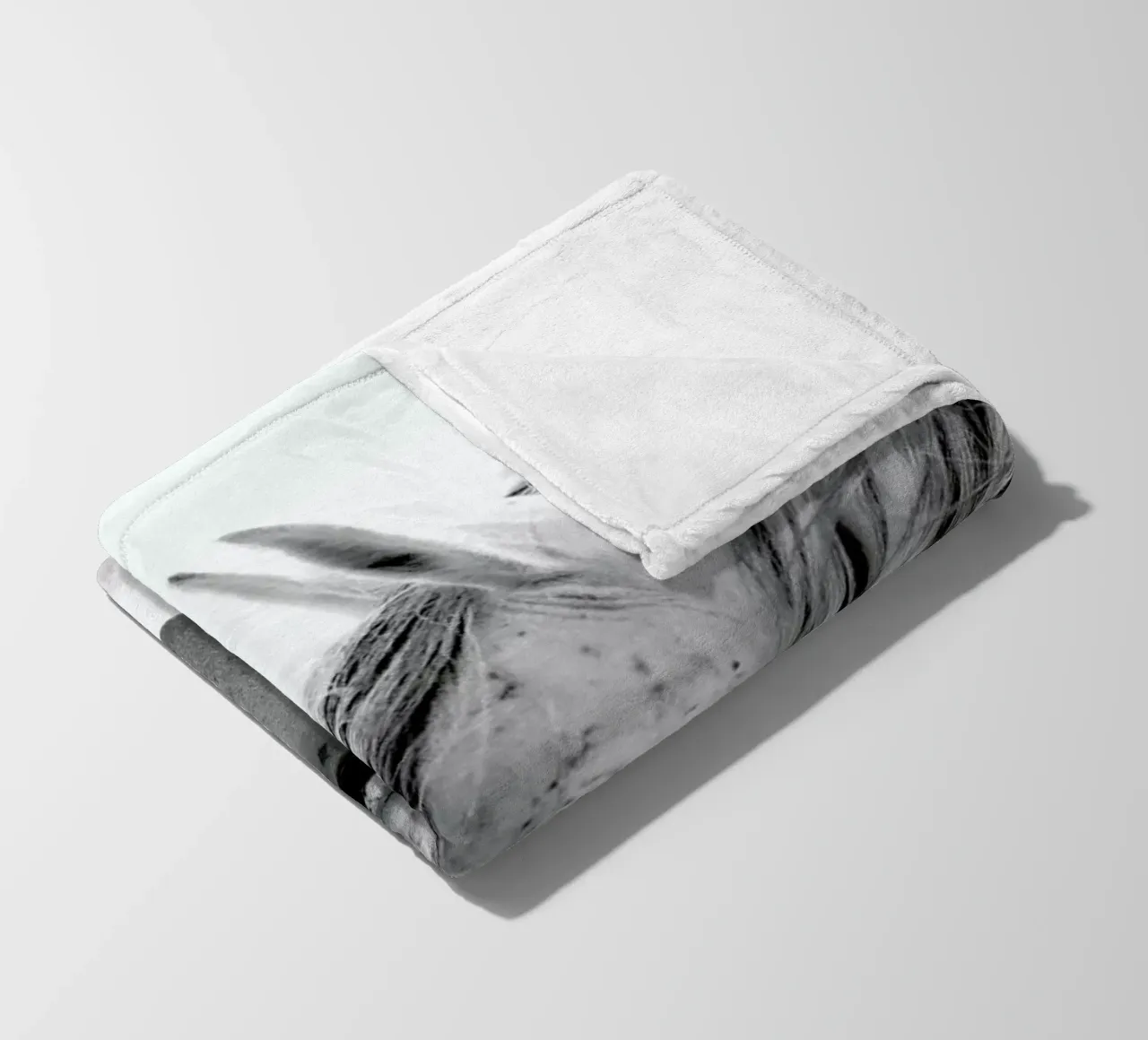 Serenity fleece blanket by Lila & Lola