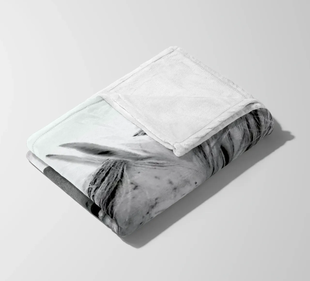 Serenity fleece blanket by Lila & Lola