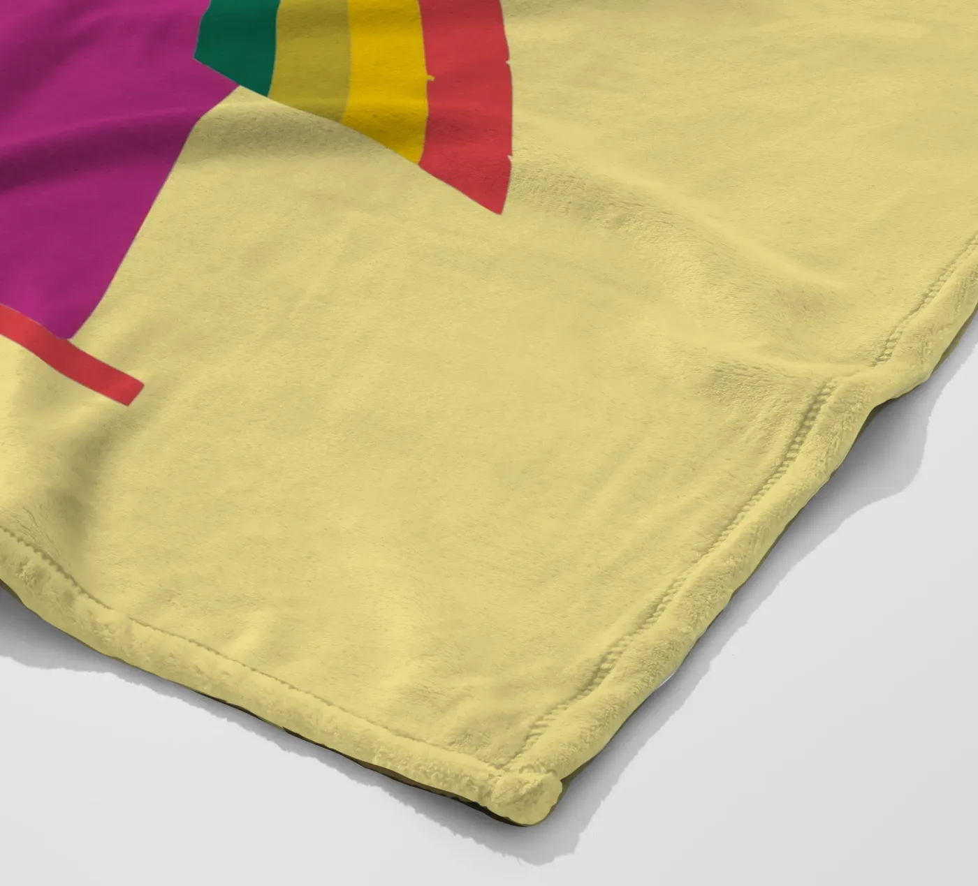 Two Pigeons Fleecedecke von TRENDY POSTER SHOP