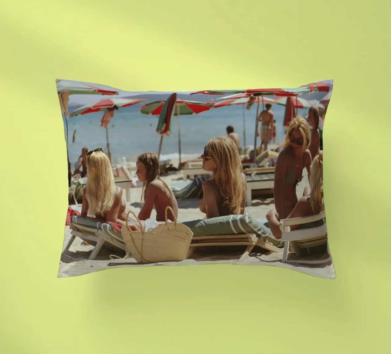Spiaggia di Saint Tropez - Slim Aarons cuscino da Chrisvintage