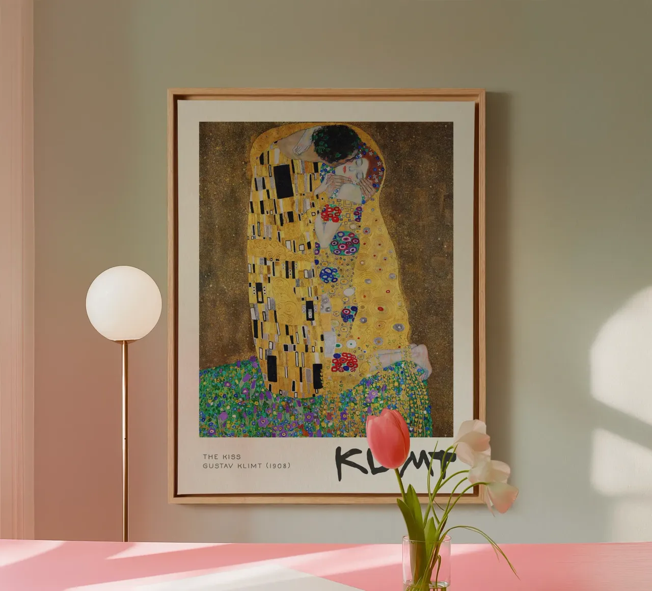 Gustave Klimt - La mostra sul bacio tela con Cornice a cassetta da Show Art