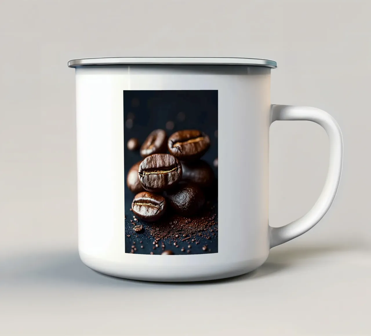Mucchio di chicchi di caffè tazza in smalto da CatAndCofffe