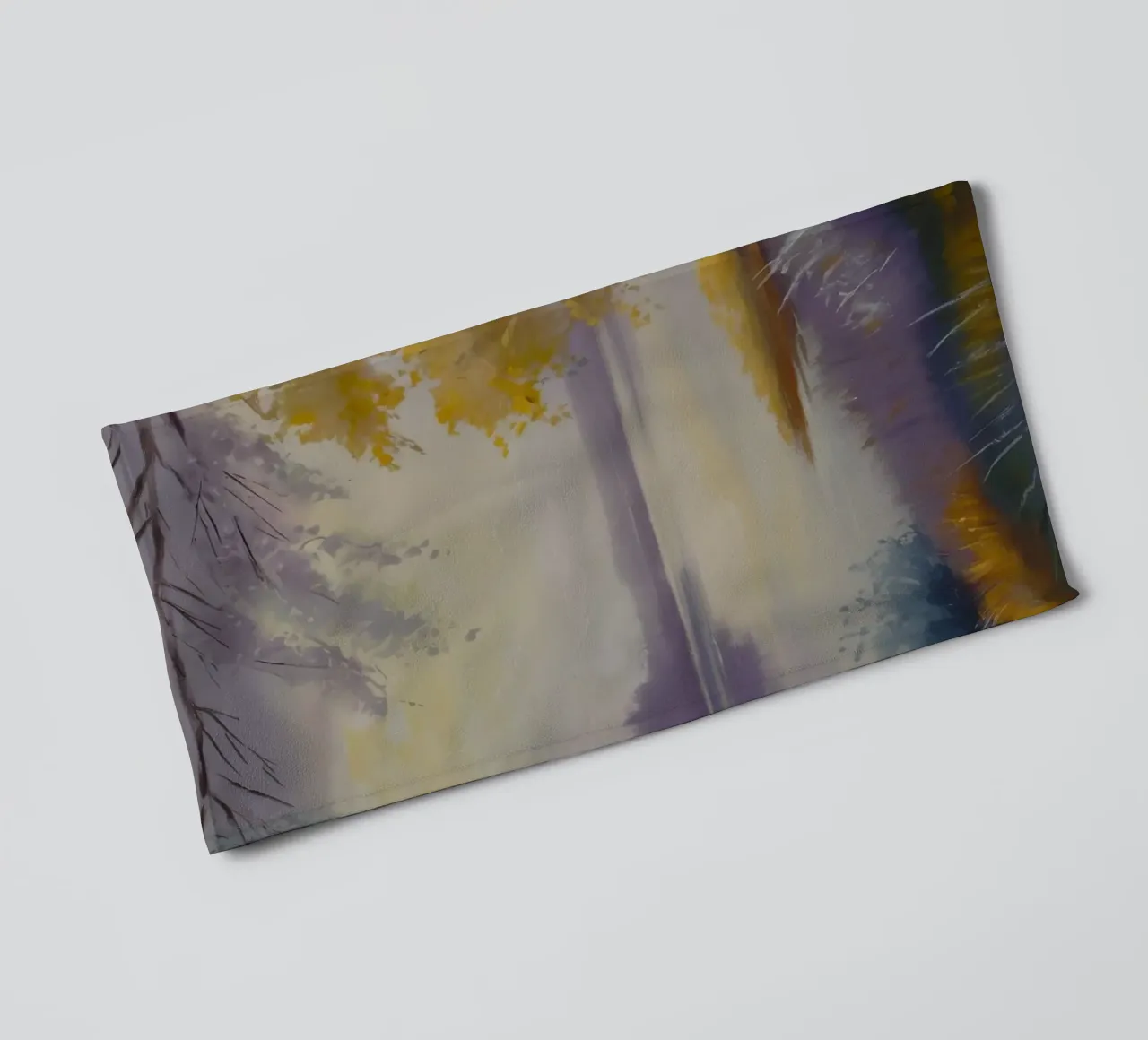 Nebliger See Morgen Handtuch von Radiance Landscape