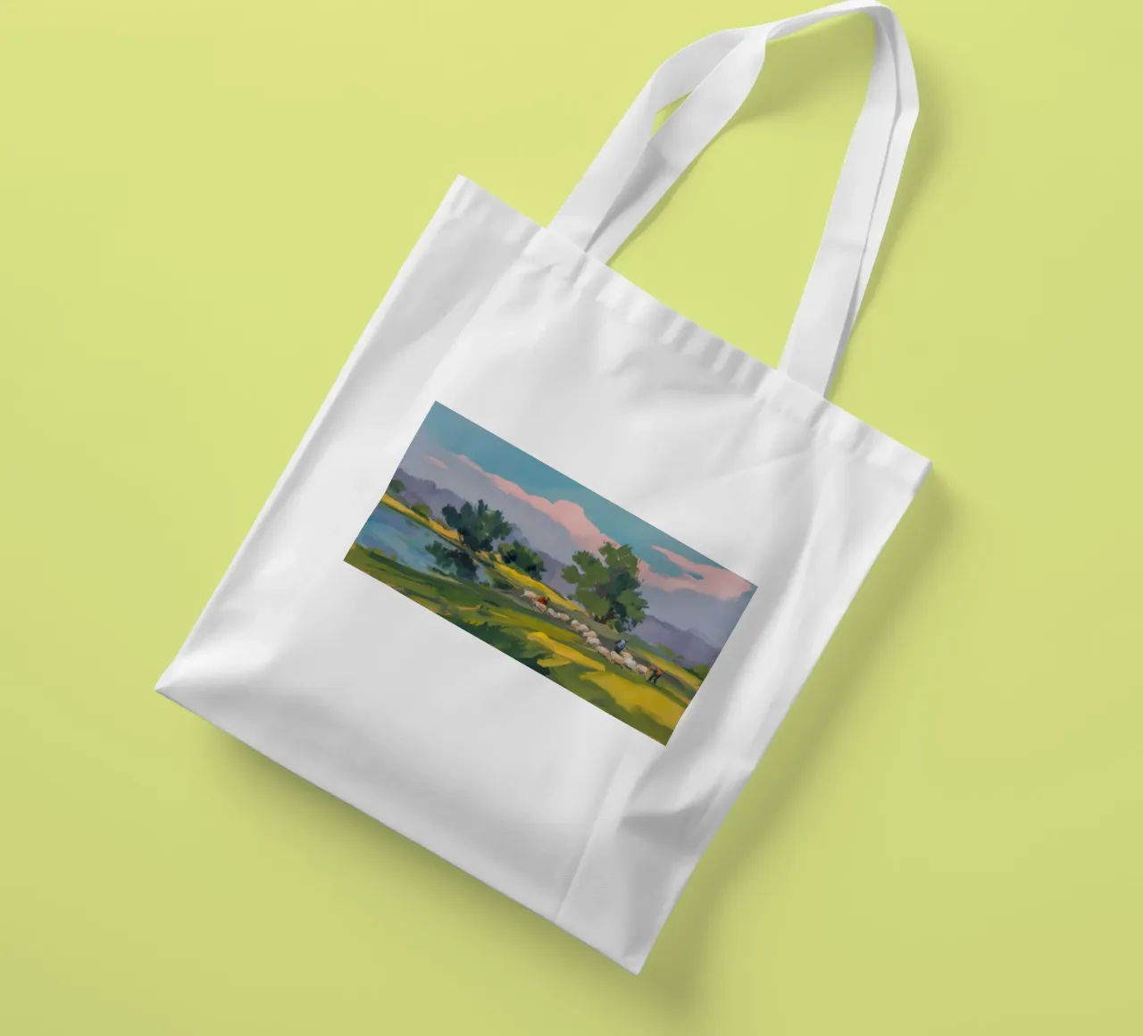 Calme de la prairie au bord du lac tote bag de Radiance Landscape