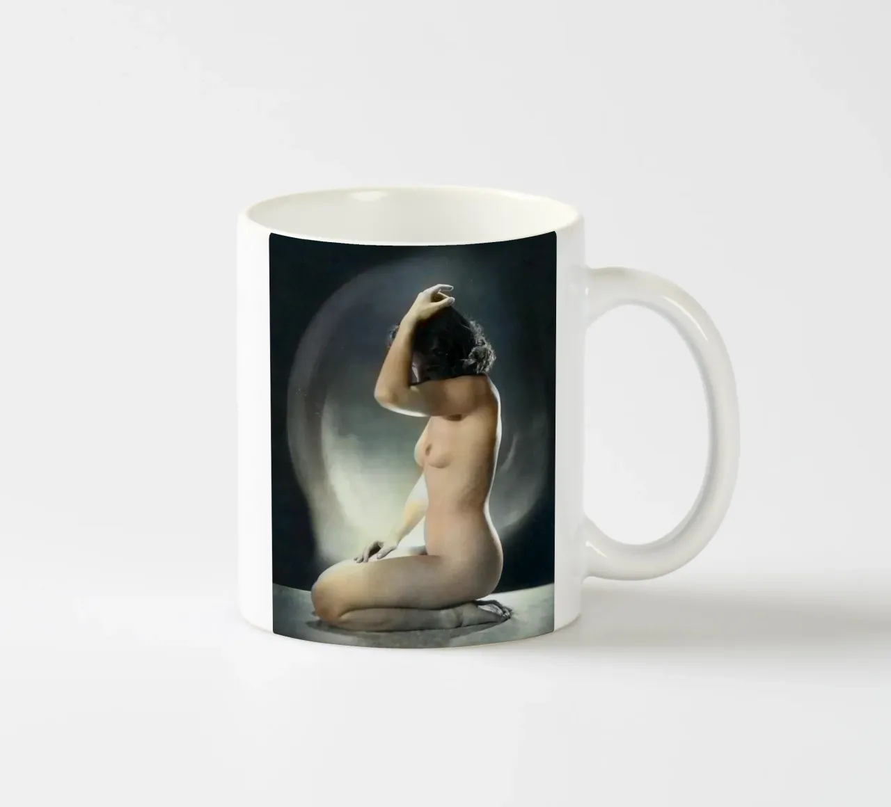Lumière douce, rêve étrange | Press Play Art Print Photography mug en céramique de Press Play Art Prints