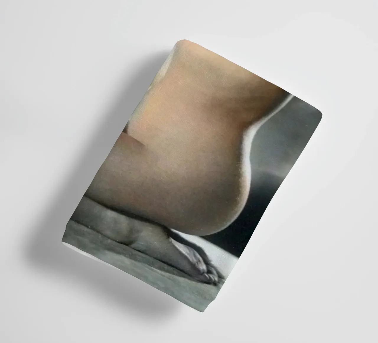 Lumière douce, rêve étrange | Press Play Art Print Photography serviette de bain de Press Play Art Prints
