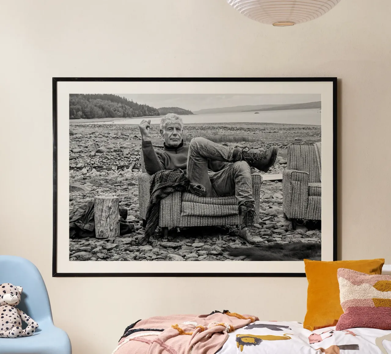 anthony relax sul lungomare poster con telaio in alluminio da martina