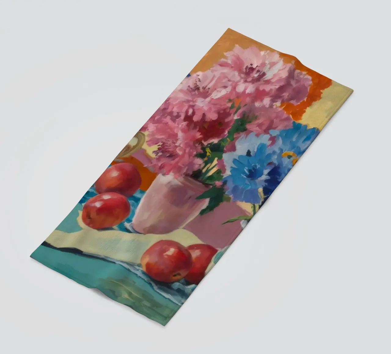 Hortensien-Farben im Überfluss Strandtuch von Celestial Harmony