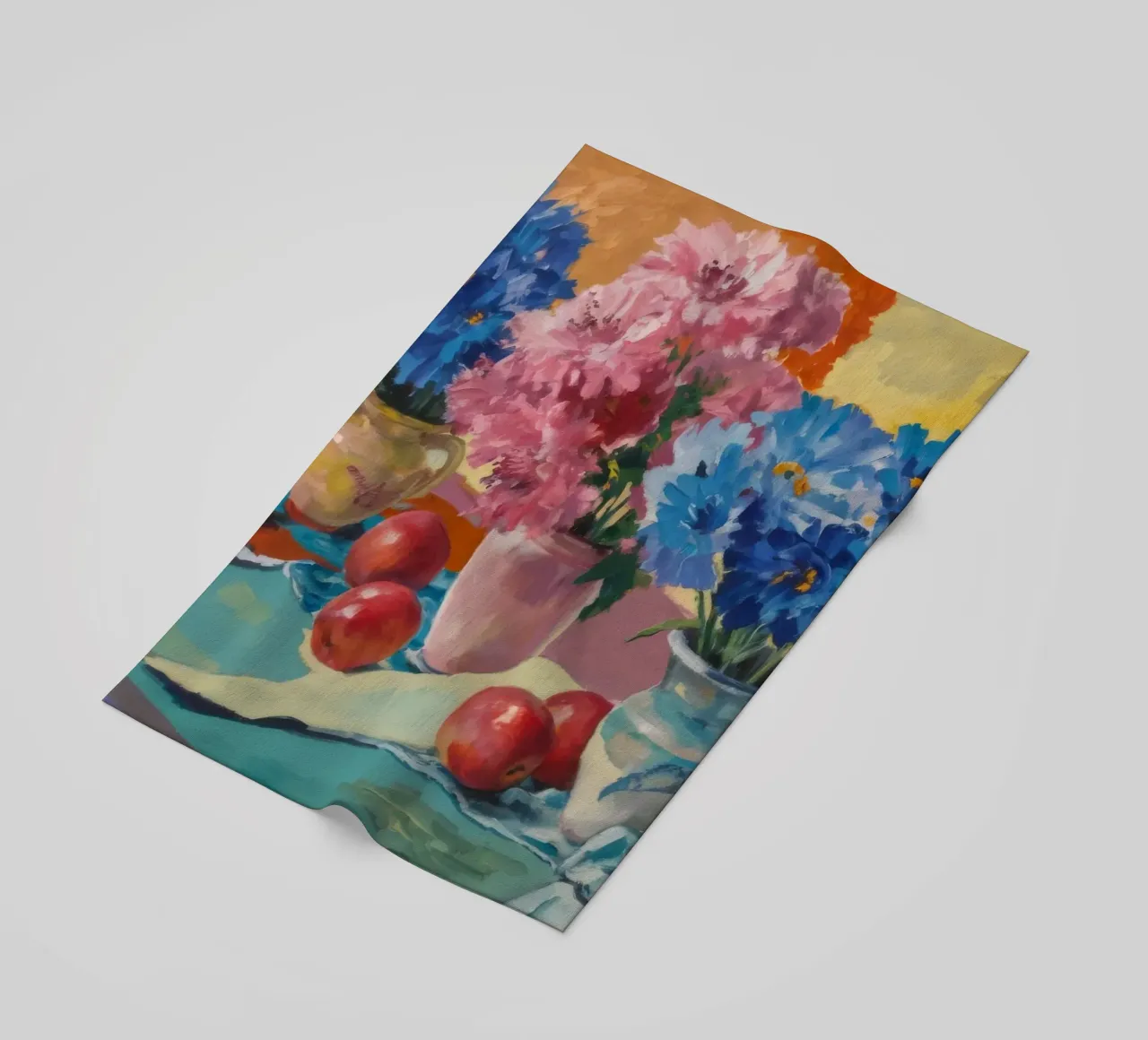 Hortensien-Farben im Überfluss Strandtuch von Celestial Harmony