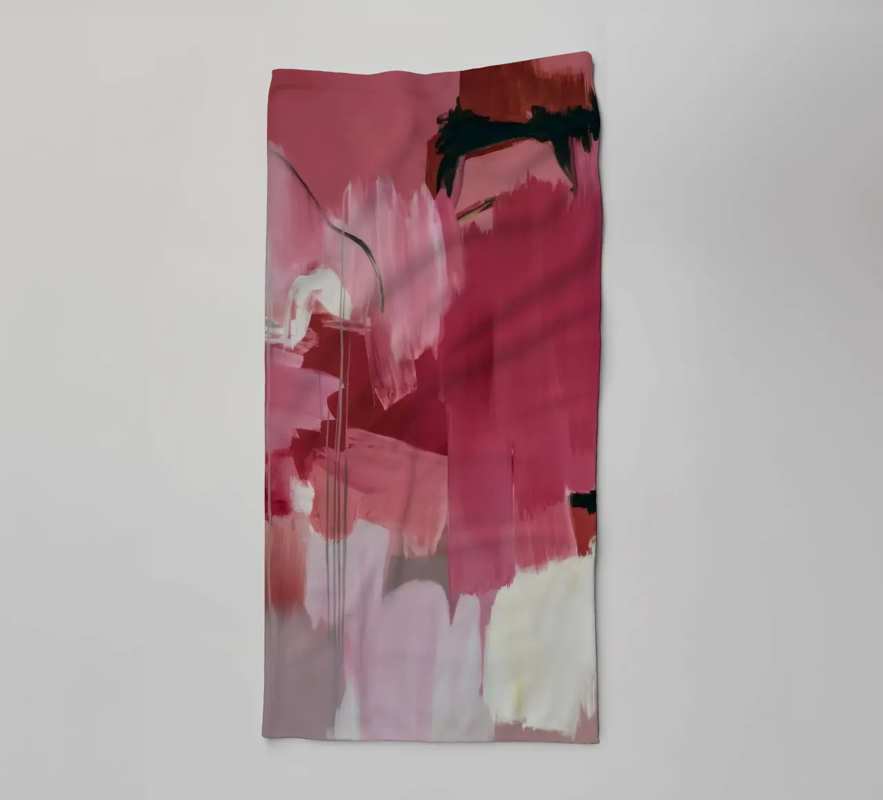 Vortice di passione fucsia asciugamano da bagno da Dream Spectrum