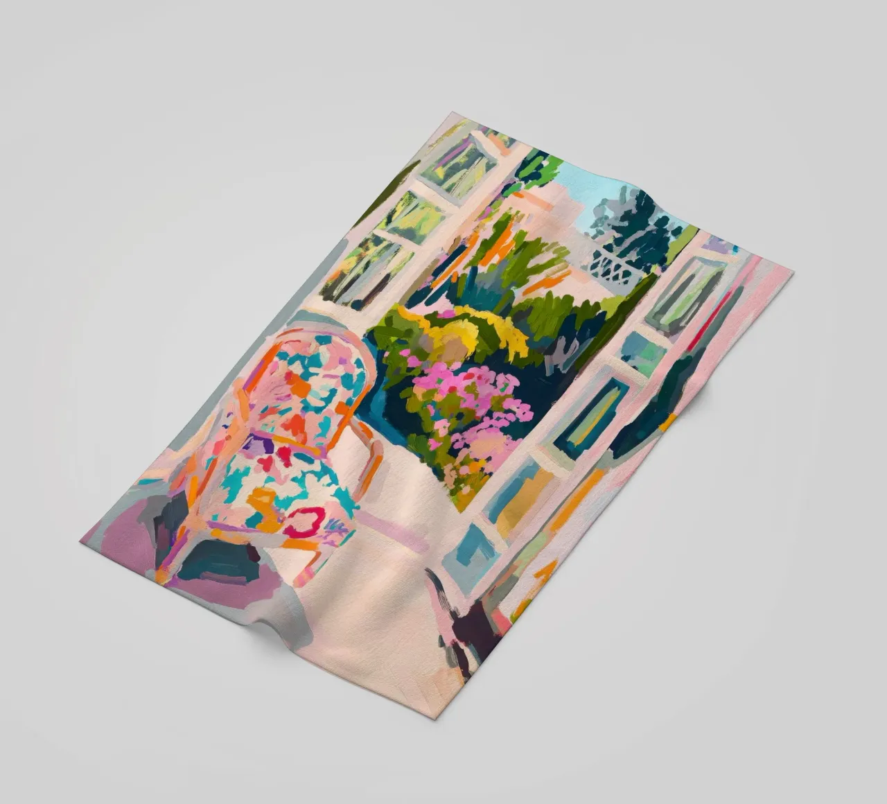 Poltrona davanti alle porte aperte sul giardino telo mare da Nikis Art Studio