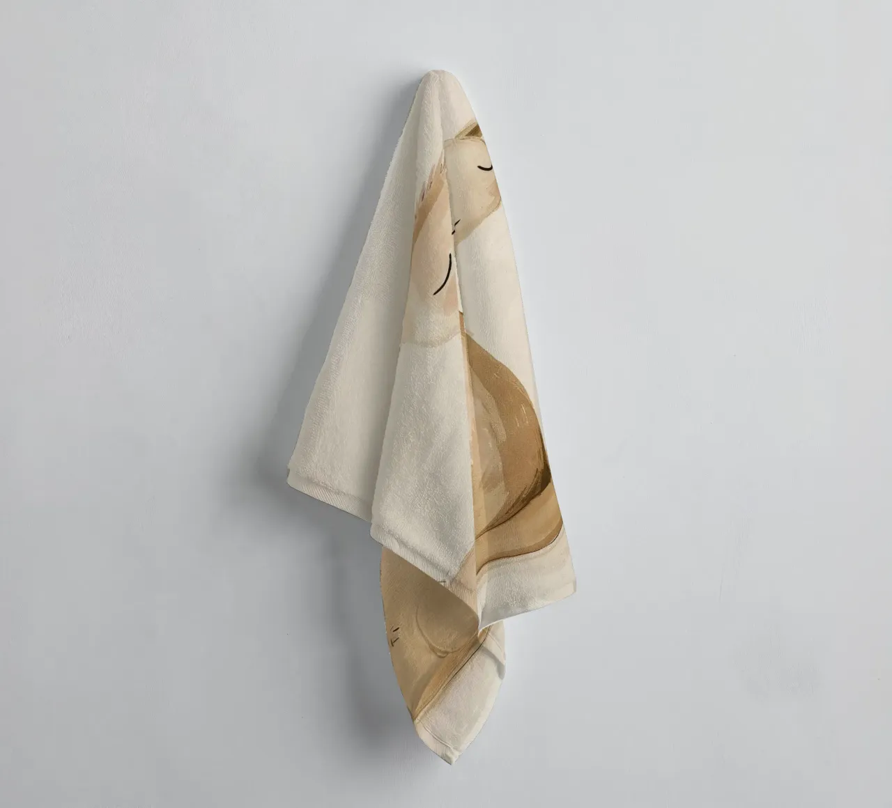 Cammello tranquillo in acquerello stilizzato asciugamano da bagno da DesignDoodle