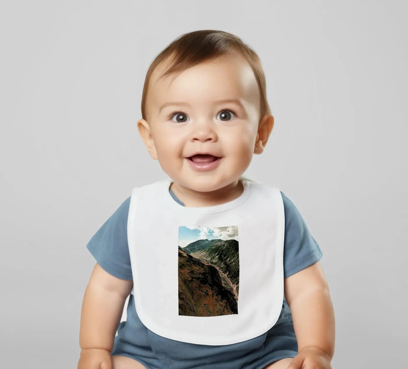 Abstract World Babylätzchen von Sebastian Hilgetag