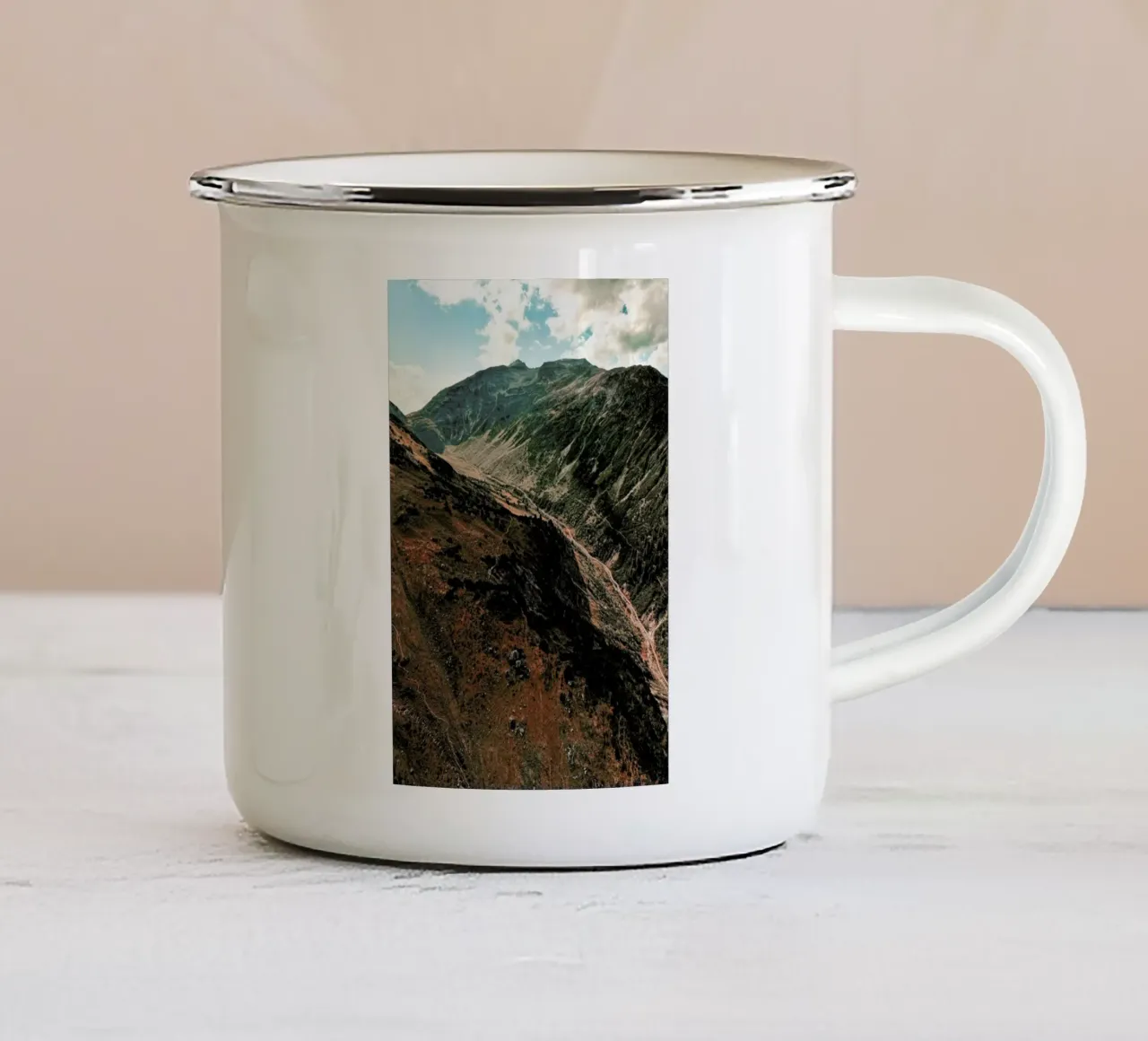 Abstract World tazza in smalto da Sebastian Hilgetag