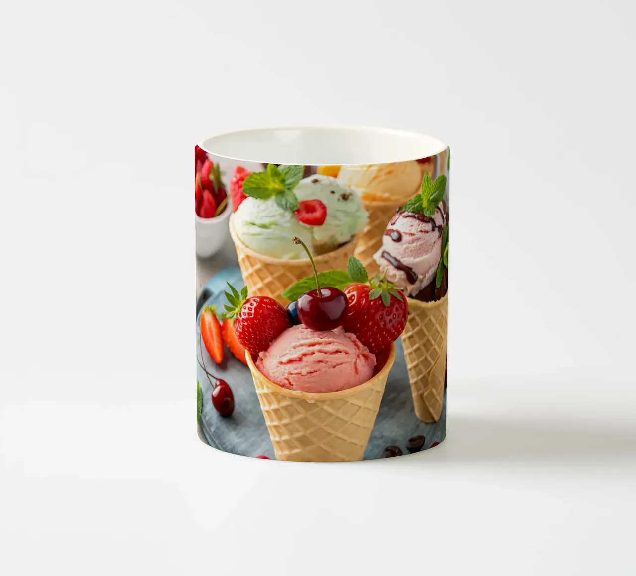 Coni gelato assortiti con accenti freschi tazza in ceramica da 🥩 The tasty wall